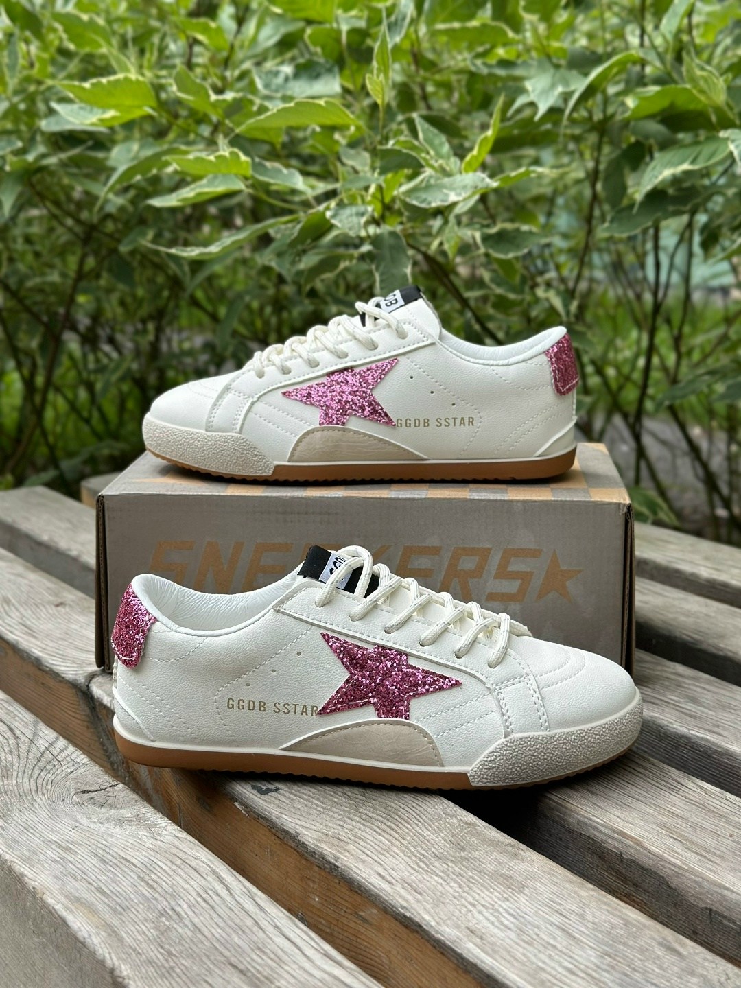 golden goose кеды ball star с блестками белый,golden goose кеды super-star с блестками белый,кроссовки golden goose,кеды golden goose,кроссовки golden goose wmns ballstar milk gold кремовый