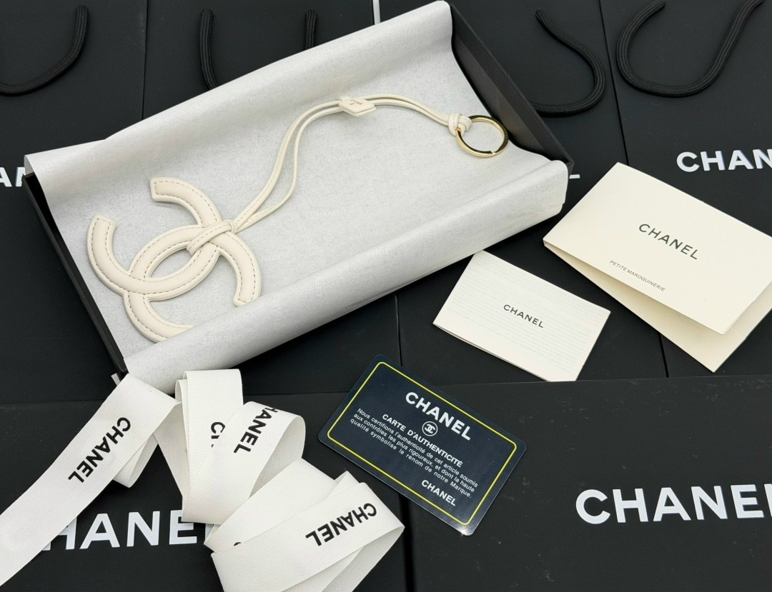 серьги chanel,серьги шанель,подарочная коробка,бренд шанель,упаковка подарка