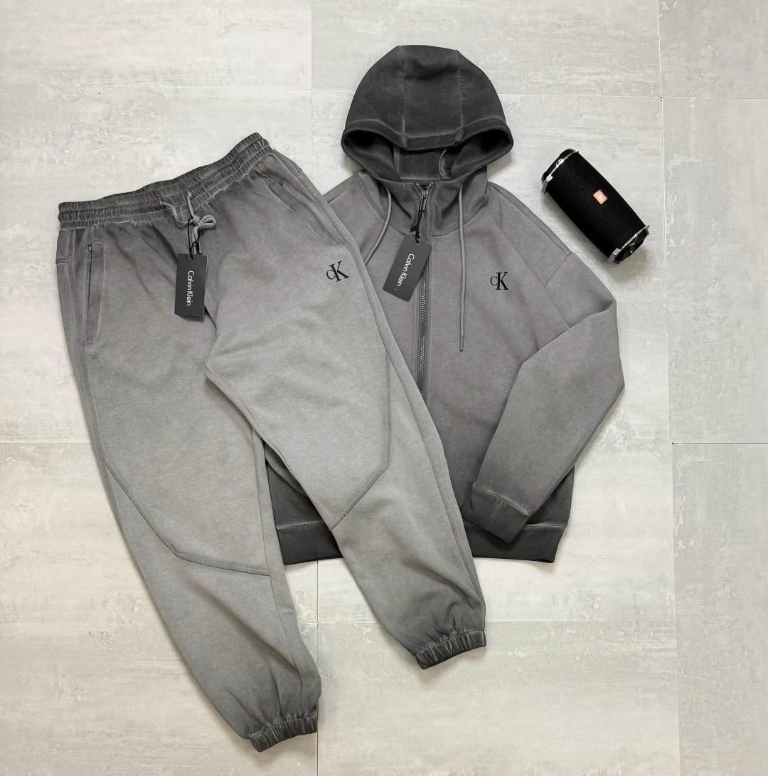спортивный костюм brunello cucinelli,спортивные костюмы мужские,спортивный костюм кельвин кляйн,костюм на флисе мужской,спортивный костюм armani