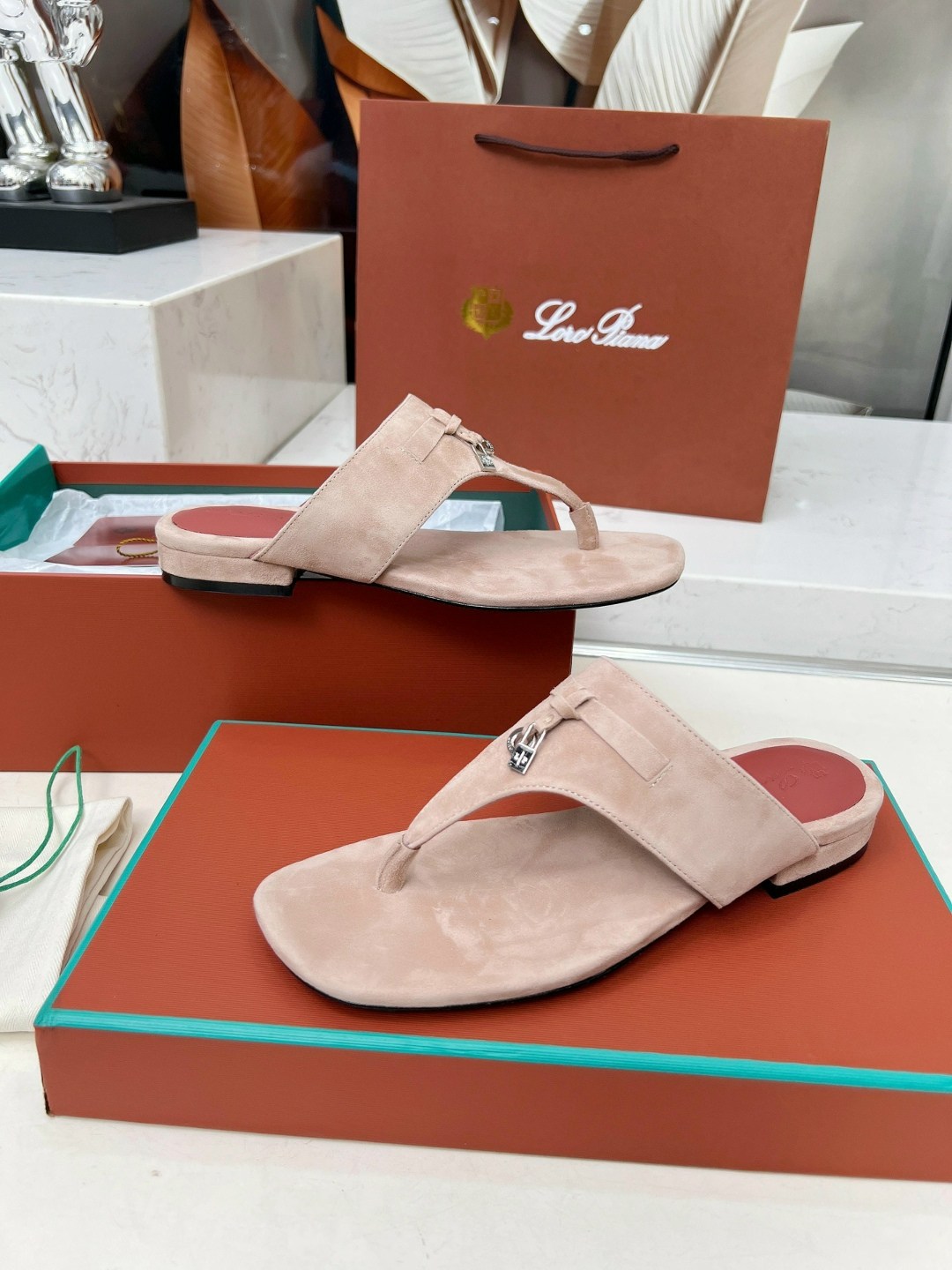 босоножки loro piana,летние шлепанцы,,кожаные босоножки,женские шлепанцы