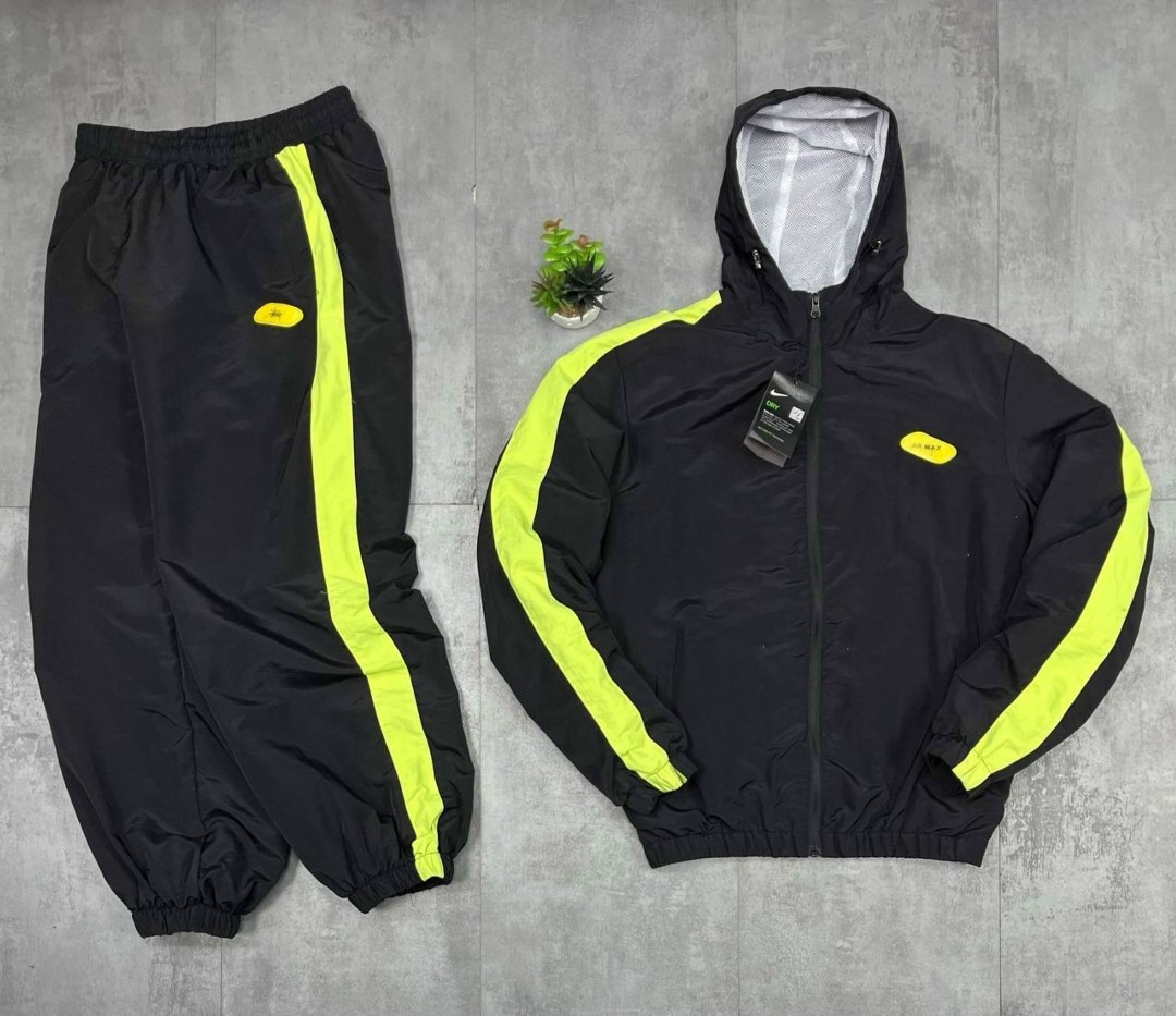 зеленая куртка,ветровка куртка,спортивная куртка,куртка nike