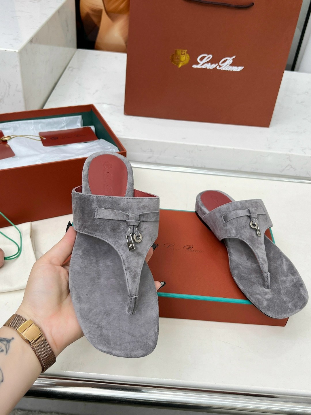 босоножки loro piana,летние шлепанцы,,кожаные босоножки,женские шлепанцы