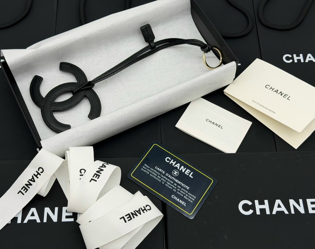 серьги chanel,серьги шанель,подарочная коробка,бренд шанель,упаковка подарка