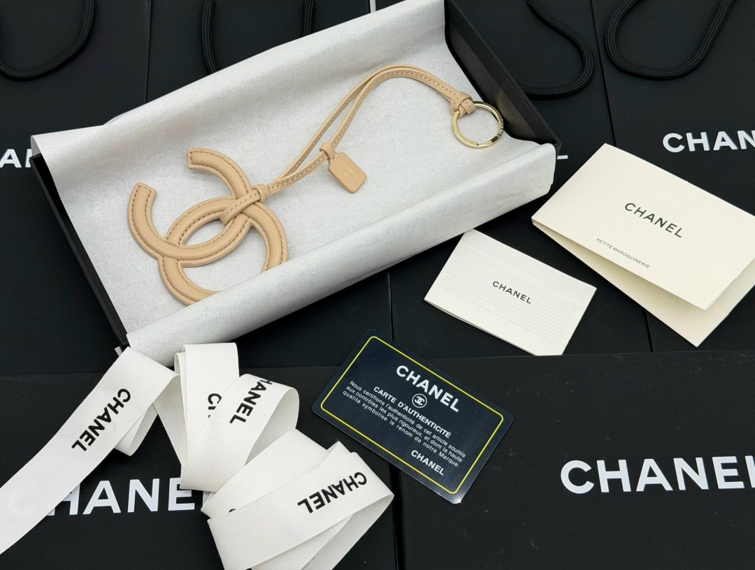 серьги chanel,серьги шанель,подарочная коробка,бренд шанель,упаковка подарка