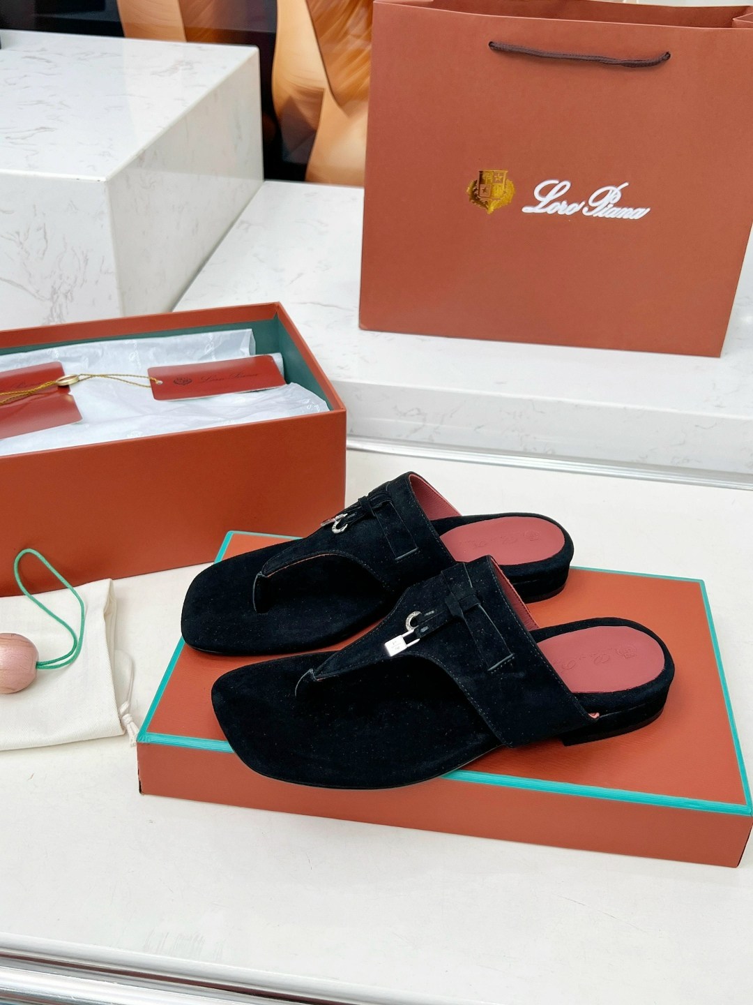 босоножки loro piana,летние шлепанцы,,кожаные босоножки,женские шлепанцы
