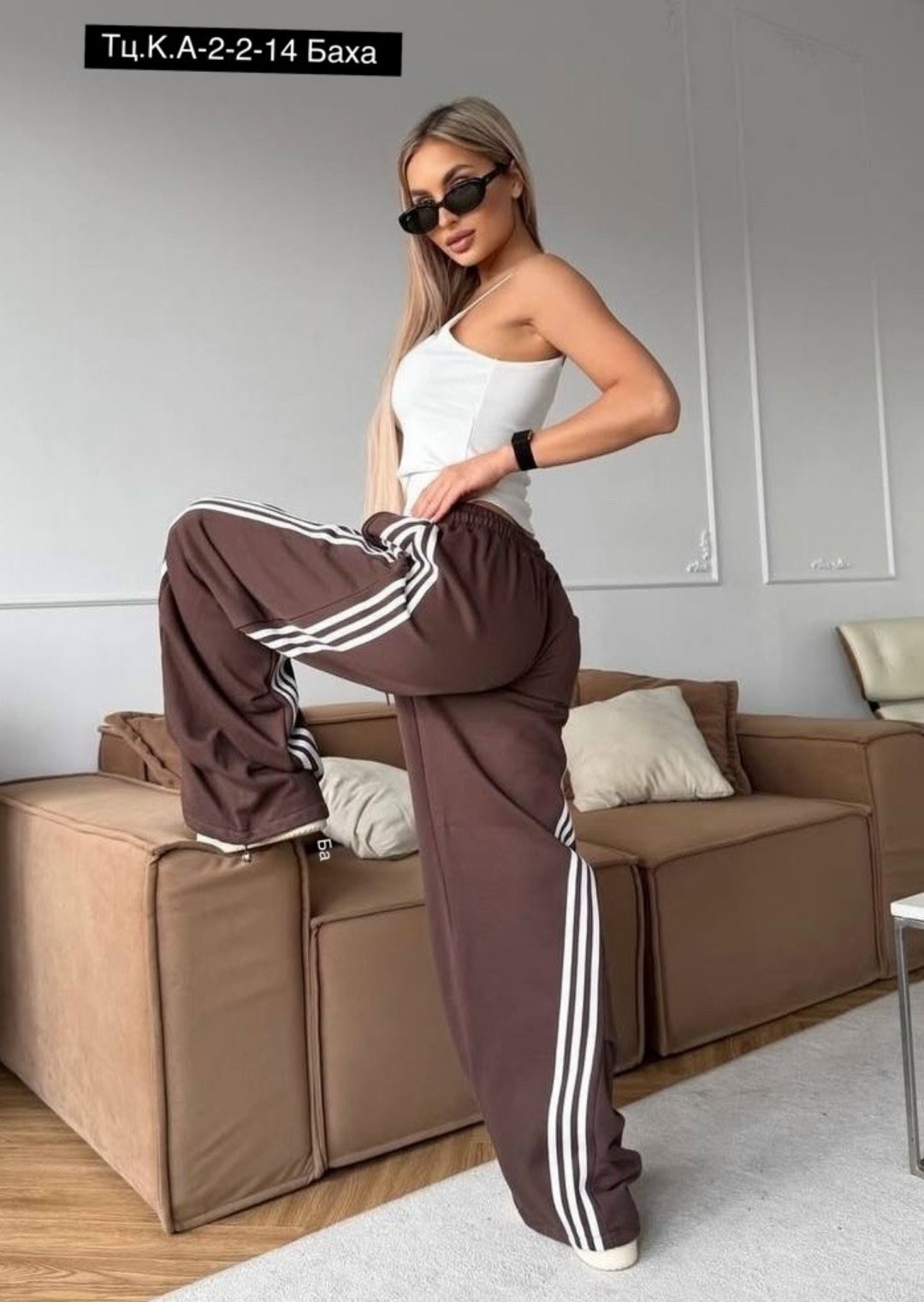 спортивные штаны adidas широкие y2k,брюки спортивные,штаны спортивные широкие оверсайз с лампасами y2k,спортивные штаны,спортивные широкие брюки