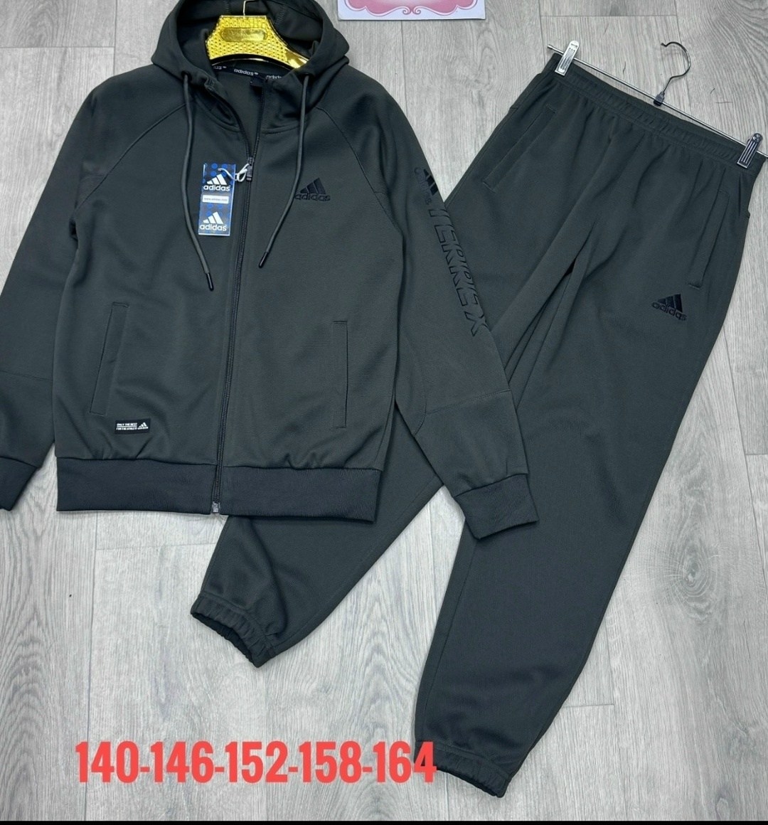 спортивный костюм,мужской спортивный костюм,спортивный костюм adidas,спортивные костюмы адидас мужские,костюм мужской