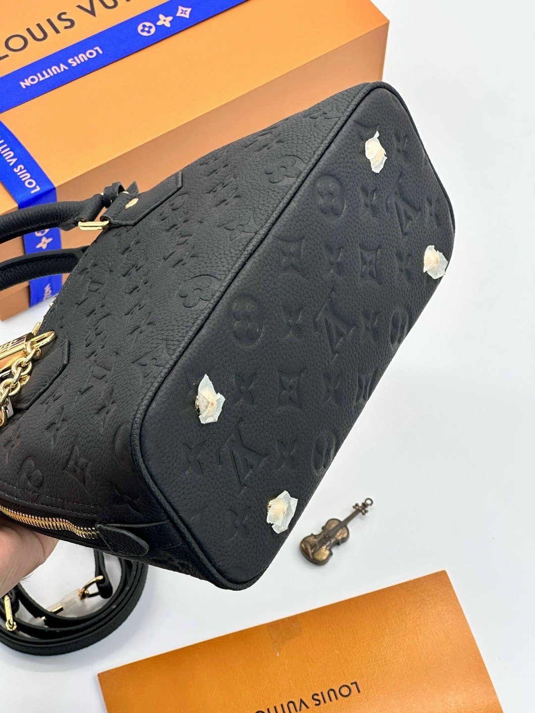 женская черная сумка louis vuitton alma bb,сумка louis vuitton,сумки луи виттон,сумка louis vuitton женская,сумки брендовая