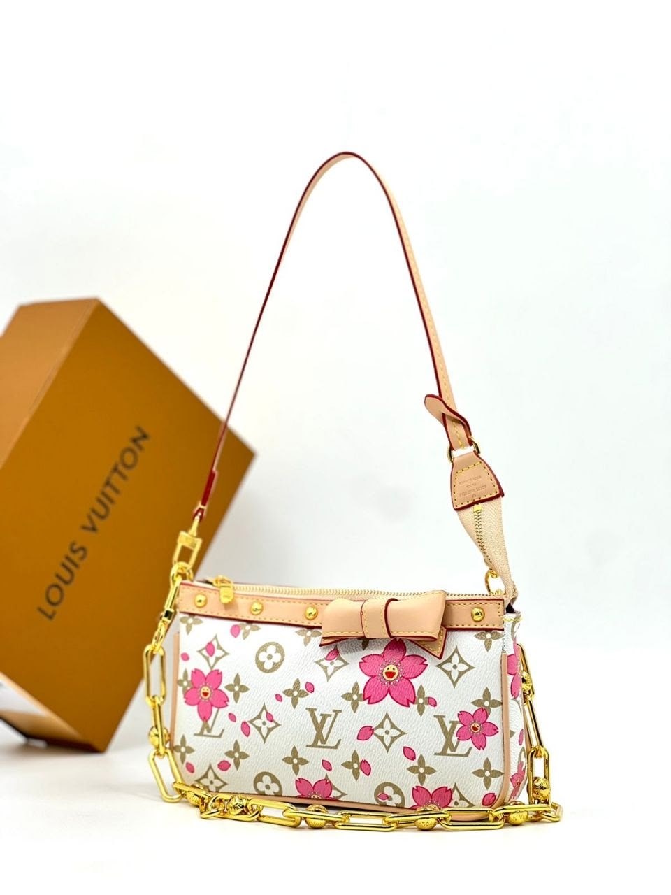 сумка louis vuitton,сумка женская louis vuitton,сумки луи виттон,сумка louis vuitton 22-11 см реплика,белая сумка луи виттон