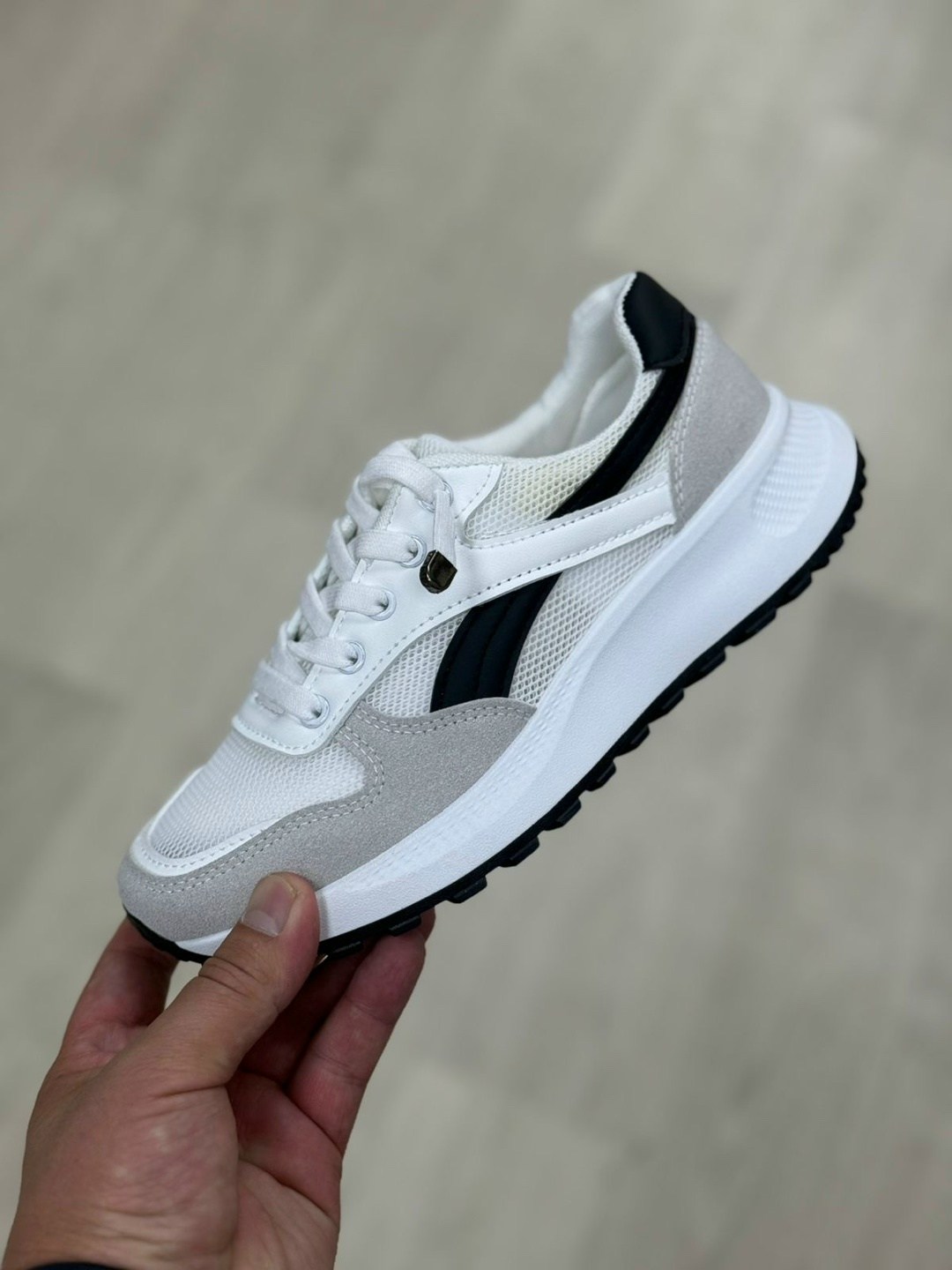 ,кроссовки женские,кроссовки для женщин,белые кроссовки,кроссовки женские удобные