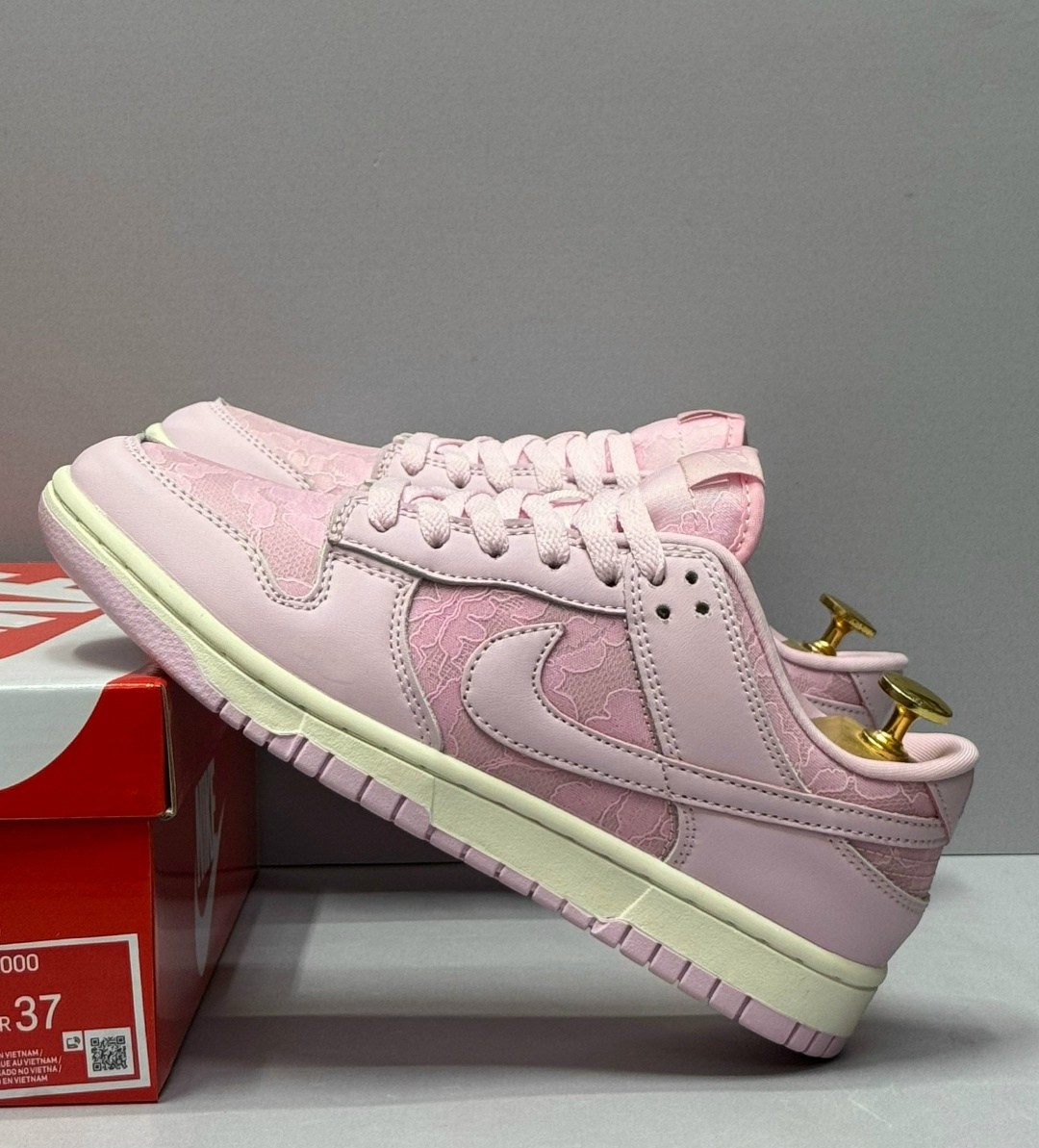кроссовки женские nike dunk low,найк данк розовые,nike dunk low lx pink foam (w),кроссовки nike wmns dunk low 'lace pack - regal pink' розовый,nike dunk low pink
