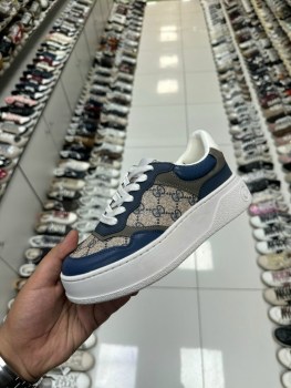 Кроссовки