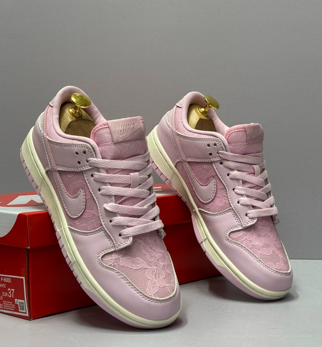 кроссовки женские nike dunk low,найк данк розовые,nike dunk low lx pink foam (w),кроссовки nike wmns dunk low 'lace pack - regal pink' розовый,nike dunk low pink