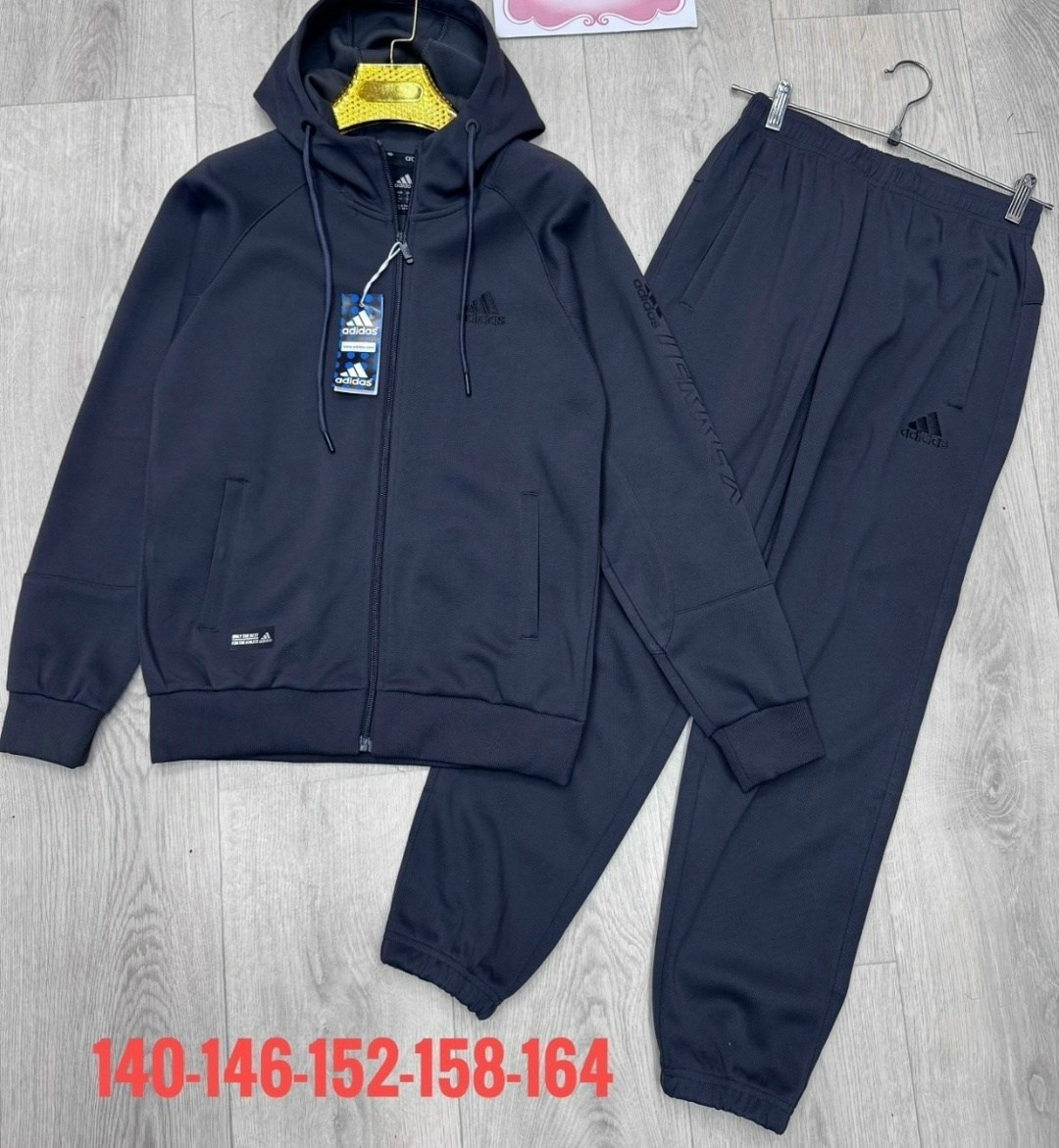 спортивный костюм,мужской спортивный костюм,спортивный костюм adidas,спортивные костюмы адидас мужские,костюм мужской