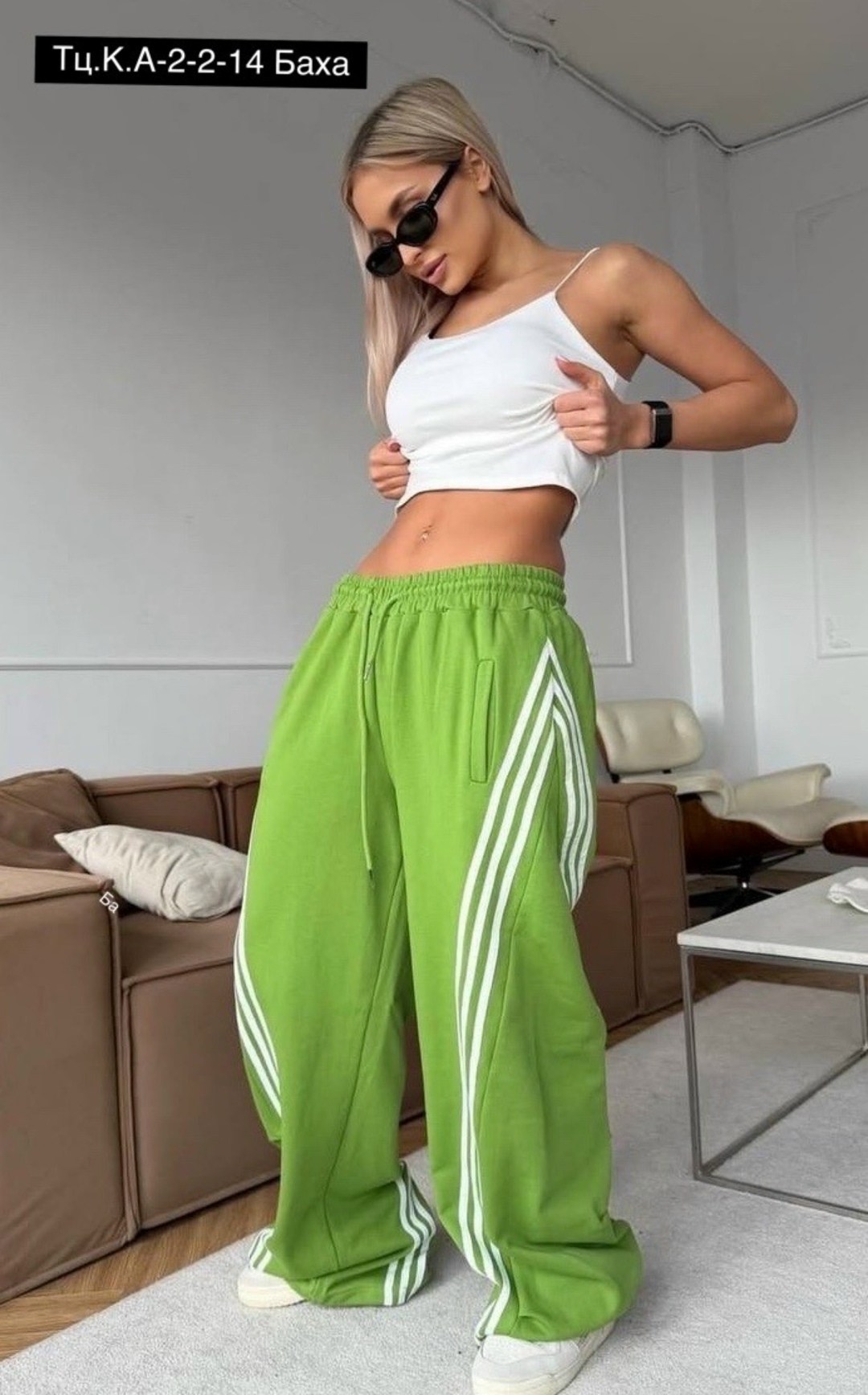 спортивные штаны adidas широкие y2k,брюки спортивные,штаны спортивные широкие оверсайз с лампасами y2k,спортивные штаны,спортивные широкие брюки