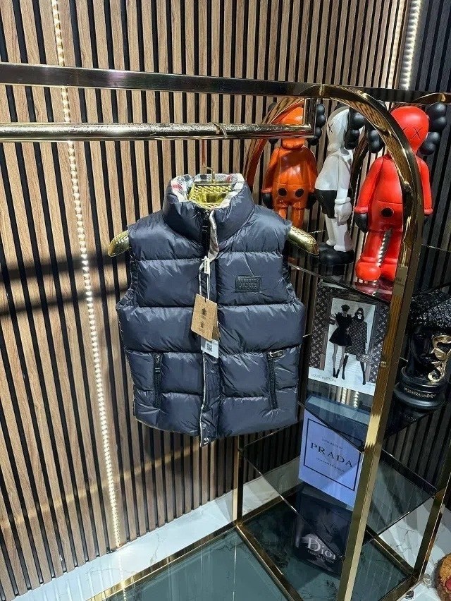 жилетка burberry,жилетка,жилет burberry,жилет мужской,пуховой жилет