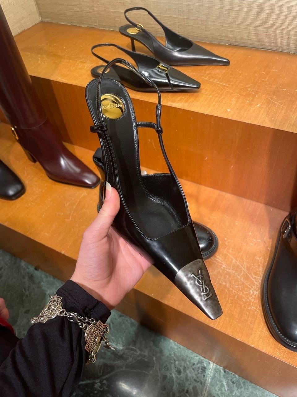 ,женские босоножки,модные женские туфли,туфли saint laurent,женские туфли на высоком каблуке с острым носком
