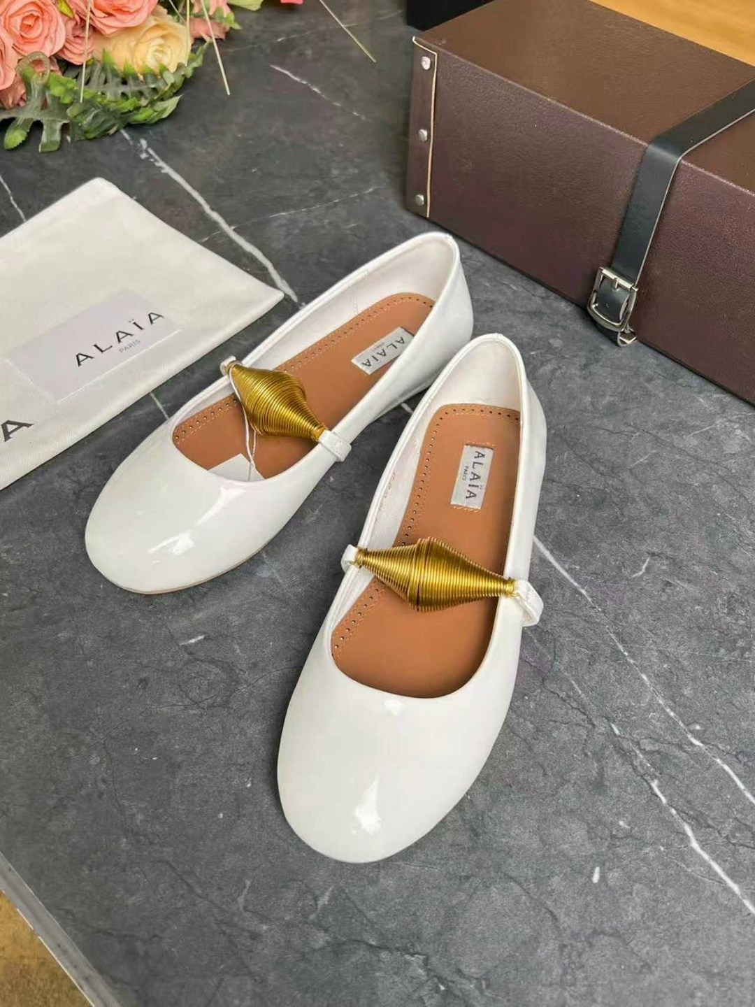 ,женская ,женские балетки,балетки alaia,кожаные балетки