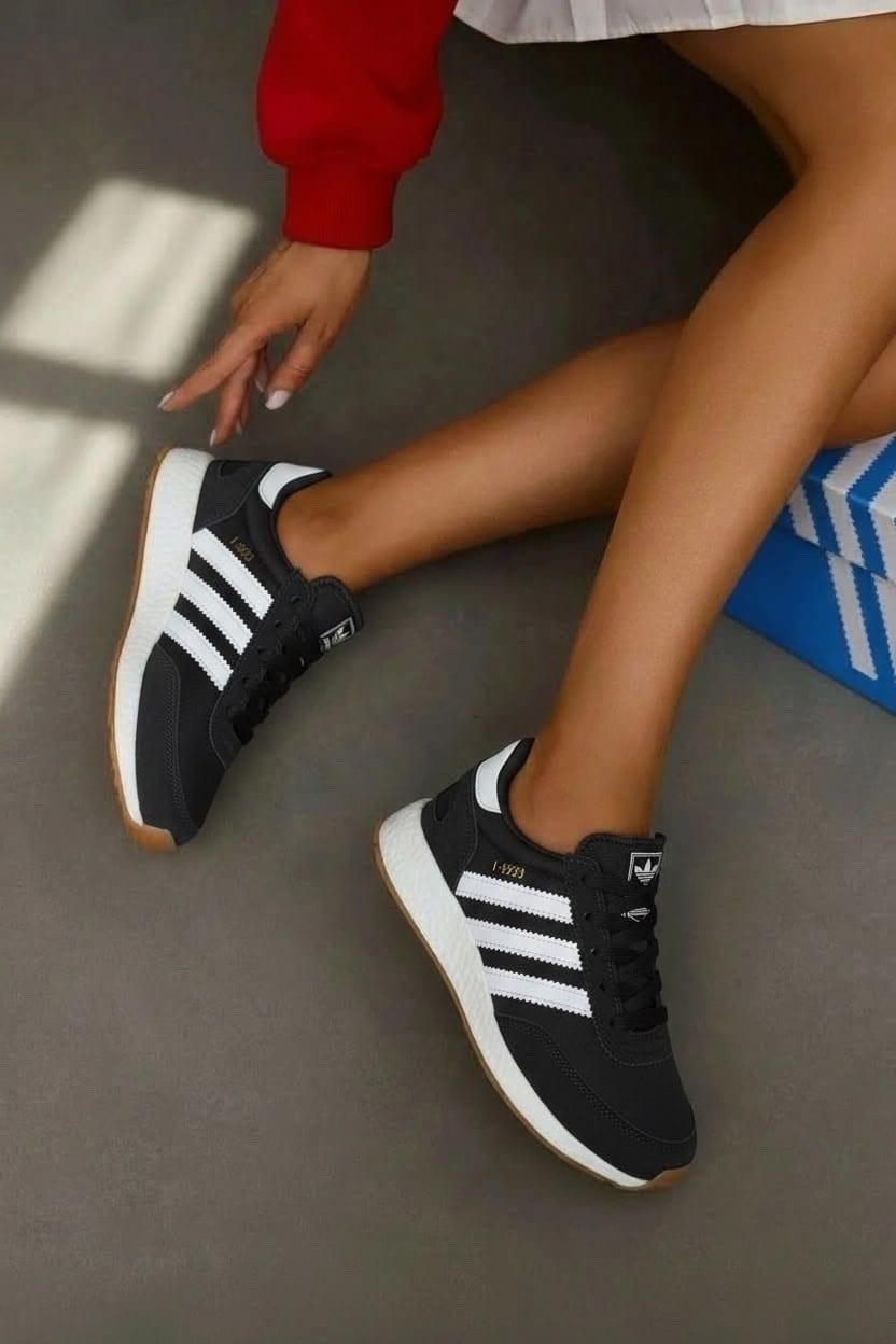 женские кроссовки,,кроссовки adidas, женская,кроссовки adidas iniki runner