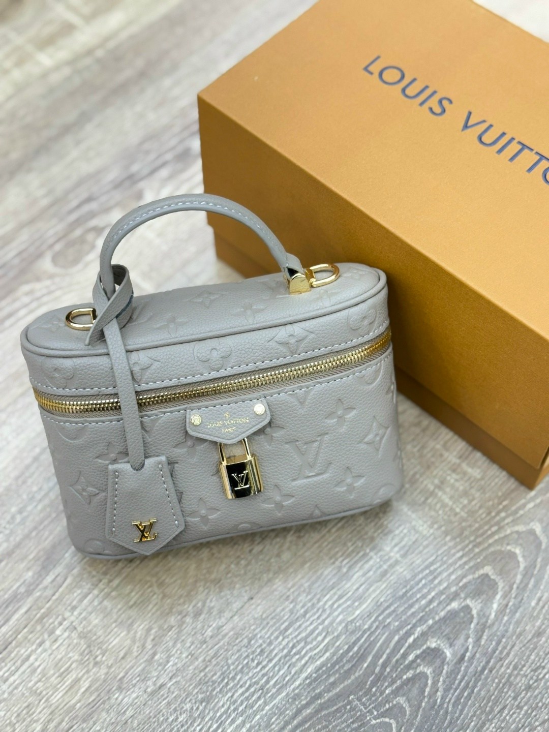 cумка louis vuitton,сумка луи виттон,луи виттон vanity,louis vuitton женская сумка,louis vuitton косметичка louis vuitton