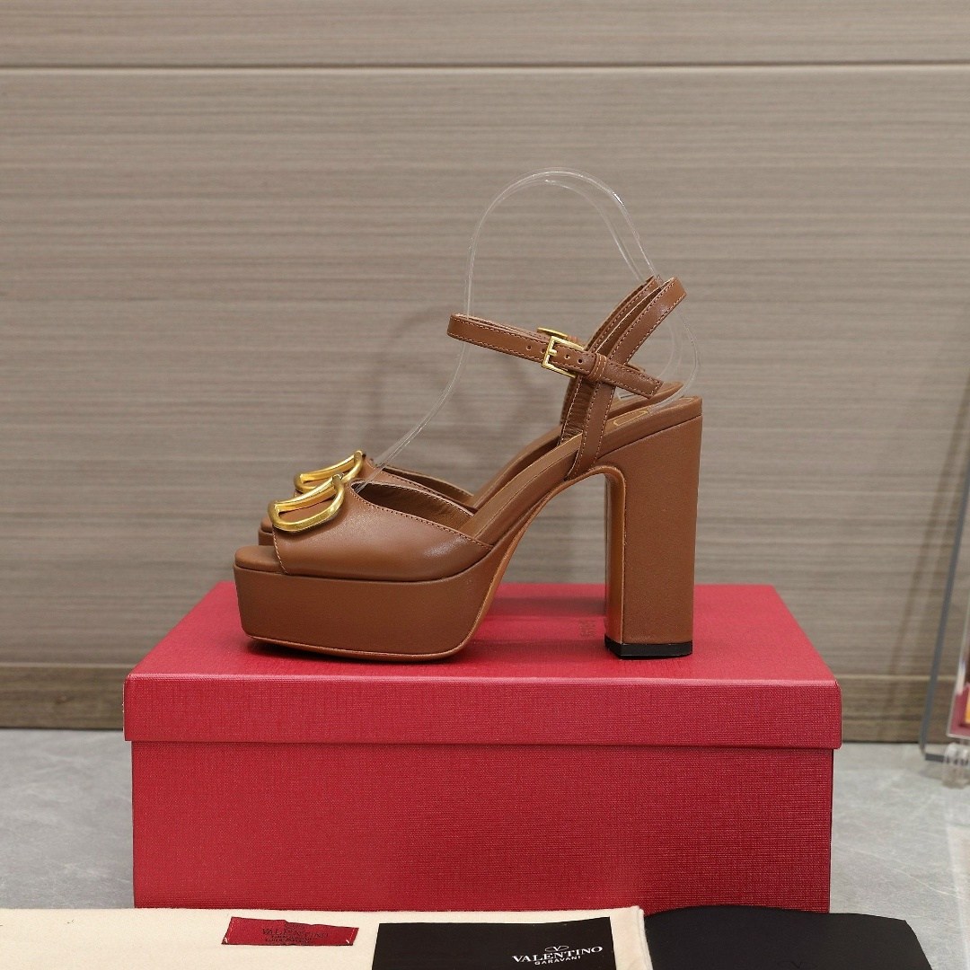 босоножки valentino,,железные босоножки,босоножки гермес на каблуке,босоножки женские