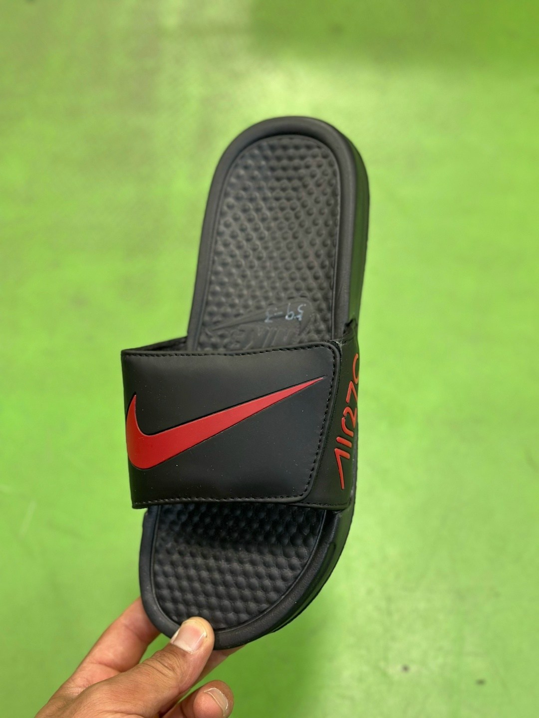 nike slides,nike benassi jdi,nike benassi,тапочки nike жёлтые,тапочки найк