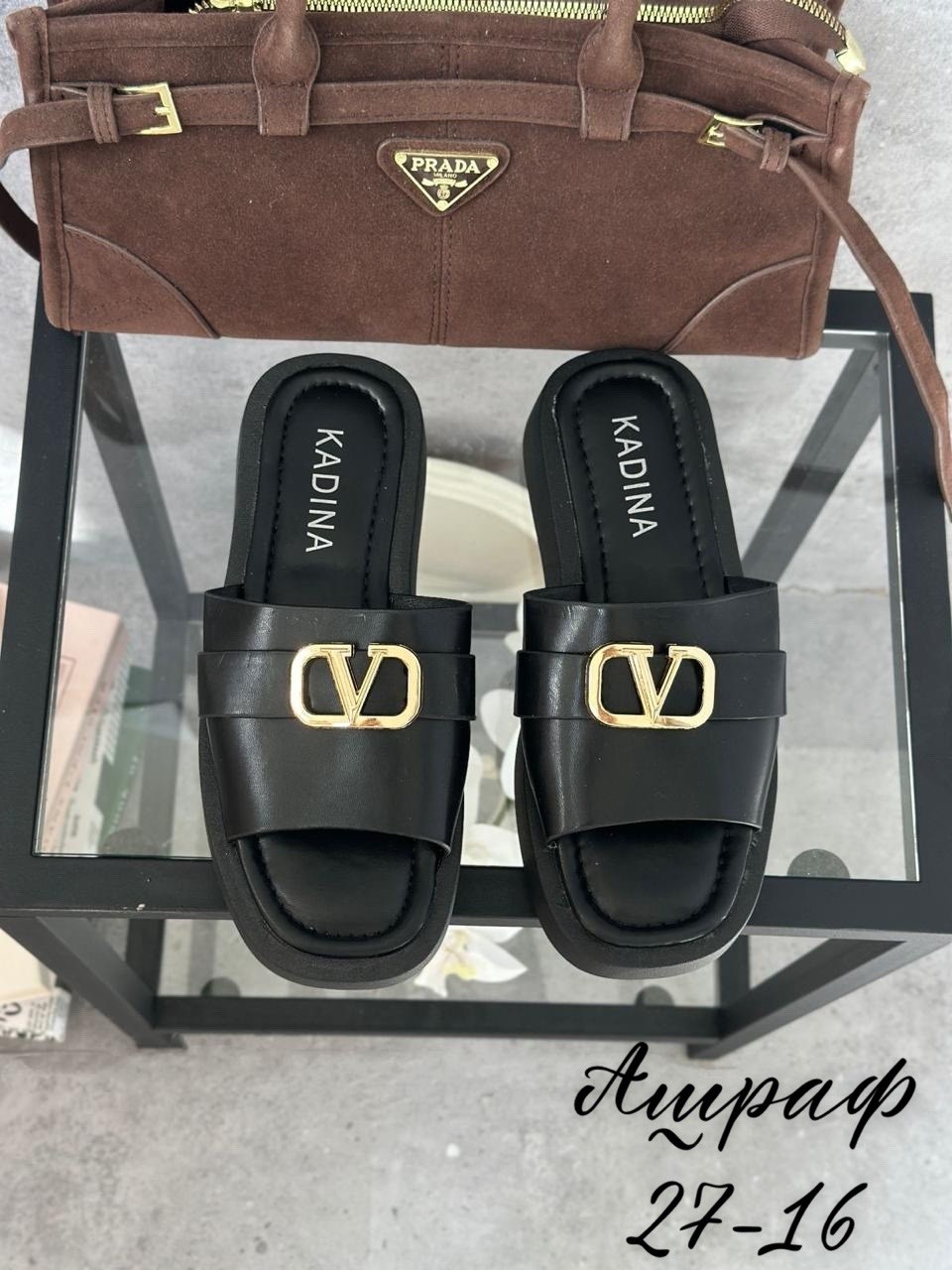 тапочки валентино,женские шлепанцы valentino,,женские модные тапочки от valentino,тапочки модные