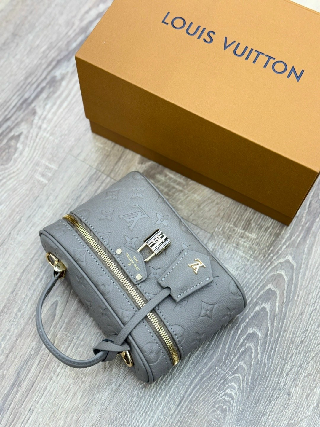 cумка louis vuitton,сумка луи виттон,луи виттон vanity,louis vuitton женская сумка,louis vuitton косметичка louis vuitton