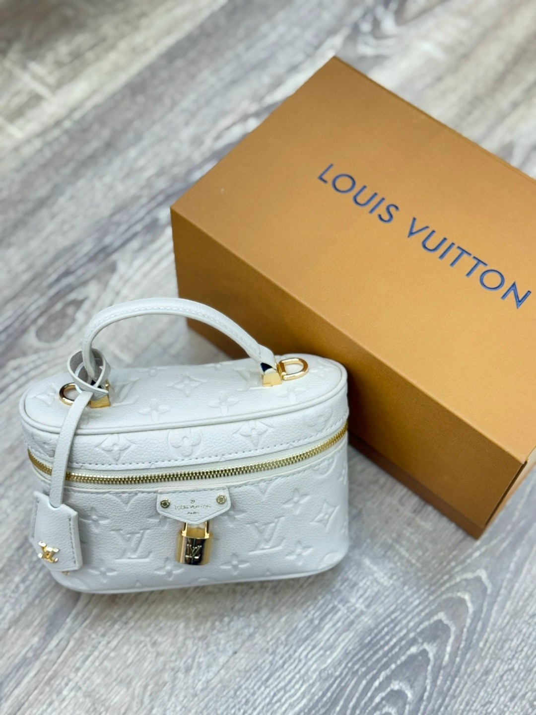 cумка louis vuitton,сумка луи виттон,луи виттон vanity,louis vuitton женская сумка,louis vuitton косметичка louis vuitton