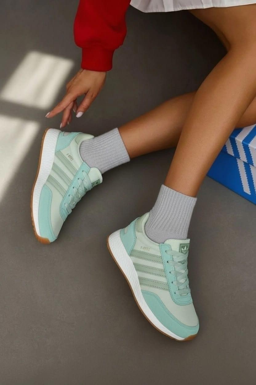 женские кроссовки,,кроссовки adidas, женская,кроссовки adidas iniki runner