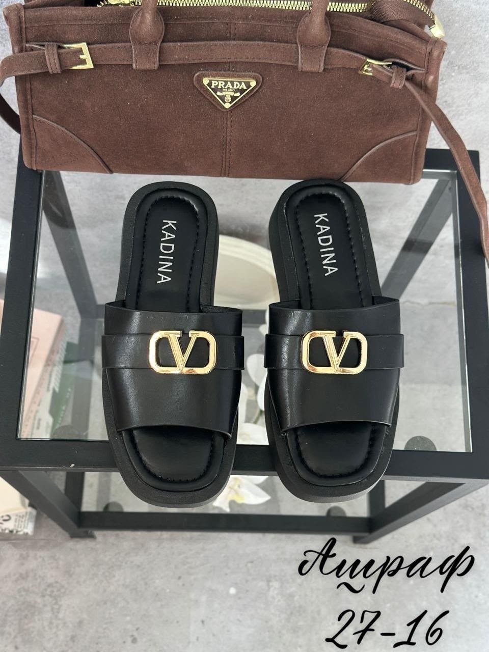 тапочки валентино,женские шлепанцы valentino,,женские модные тапочки от valentino,тапочки модные