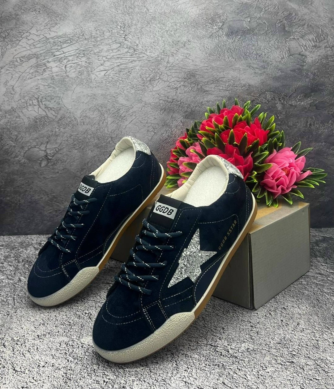 ,кроссовки golden goose,golden goose navy suede superstar sneakers,кроссовки со звездой на боку,golden goose super star