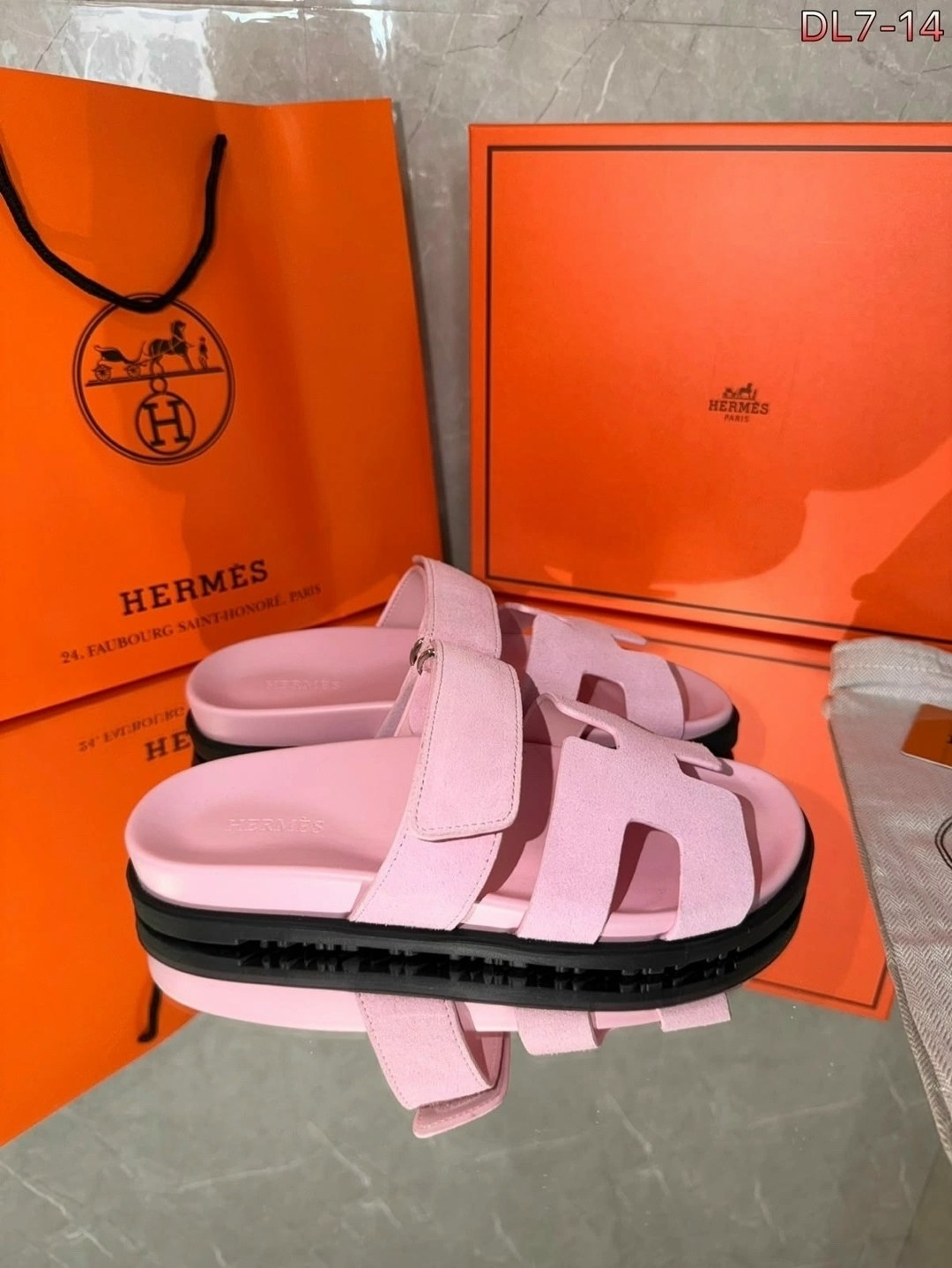 шлепанцы hermes,босоножки hermes,шлепки эрмес,тапочки hermes женские,hermes сандалии
