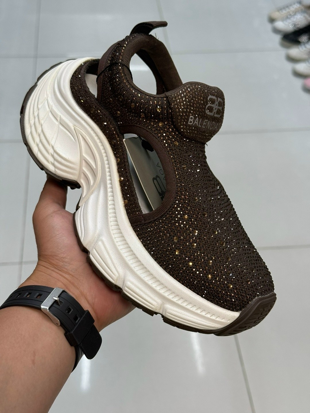 кроссовки женские balenciaga,кроссовки balenciaga,босоножки balenciaga,balenciaga кроссовки черные,босоножки баленсиага