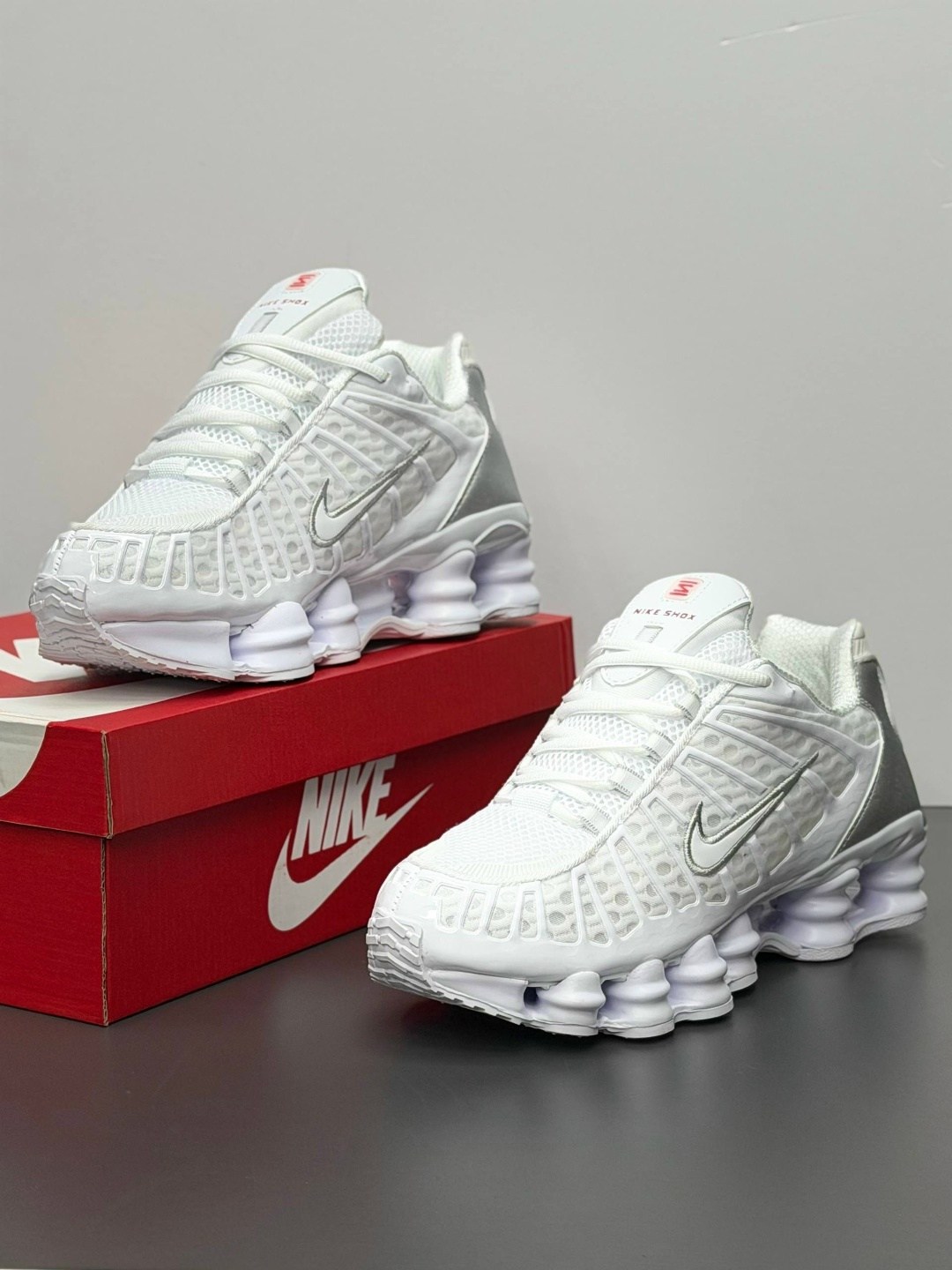 nike shox tl white metallic silver,nike shox tl "white metallic silver" кроссовки,кроссовки nike shox tl для бега белые мужские женские,кроссовки nike shox tl,nike shox tl white