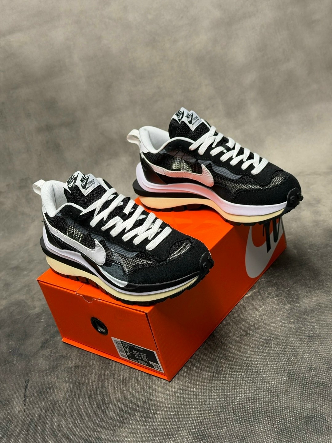 nike vaporwaffle sacai black white,кроссовки sacai x nike vaporwaffle,кроссовки sacai x nike vapor waffle,nike sacai,кроссовки nike x sacai vaporwaffle черные
