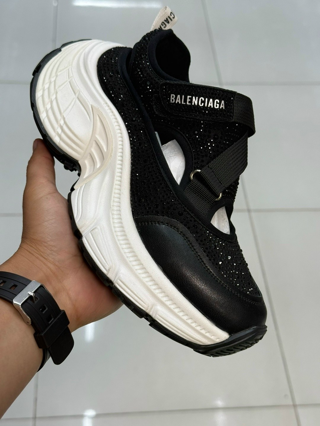 кроссовки женские balenciaga,кроссовки balenciaga,босоножки balenciaga,balenciaga кроссовки черные,босоножки баленсиага