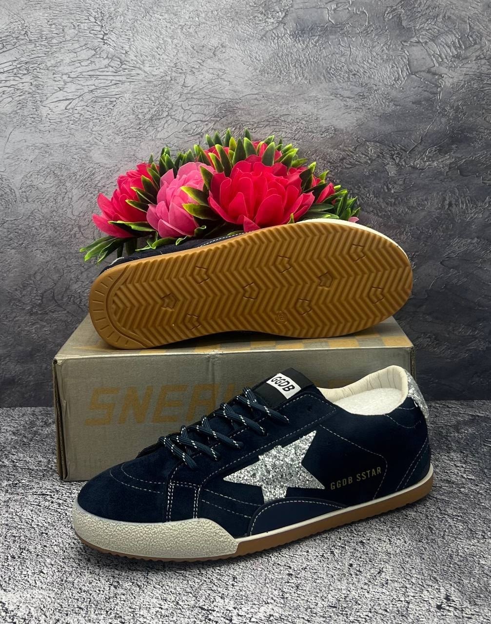 ,кроссовки golden goose,golden goose navy suede superstar sneakers,кроссовки со звездой на боку,golden goose super star