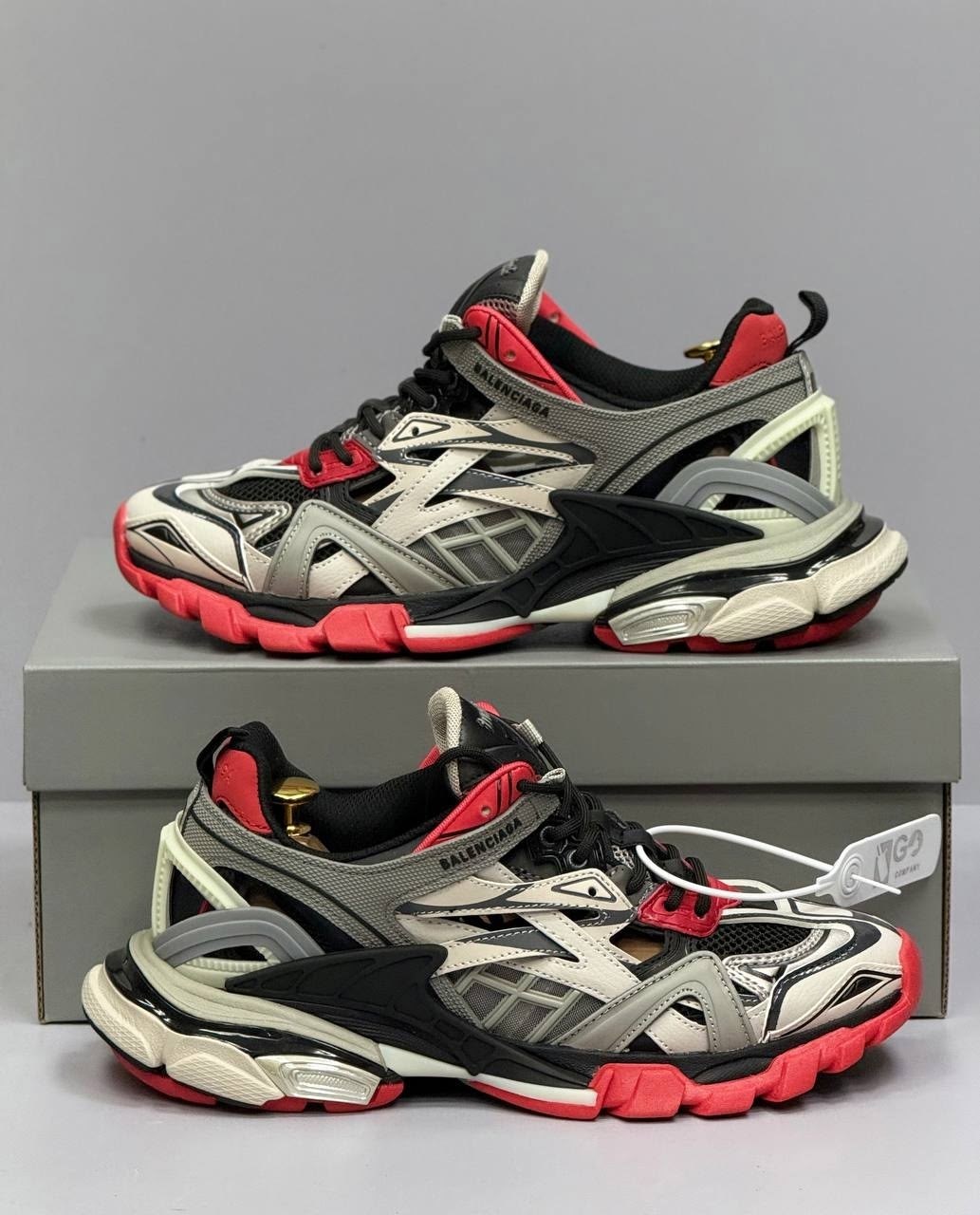 balenciaga track.2 sneaker black/red/grey,кроссовки мужские balenciaga track серебряный красный,balenciaga track.2 sneaker grey red,кроссовки balenciaga,кроссовки balenciaga track 2.0