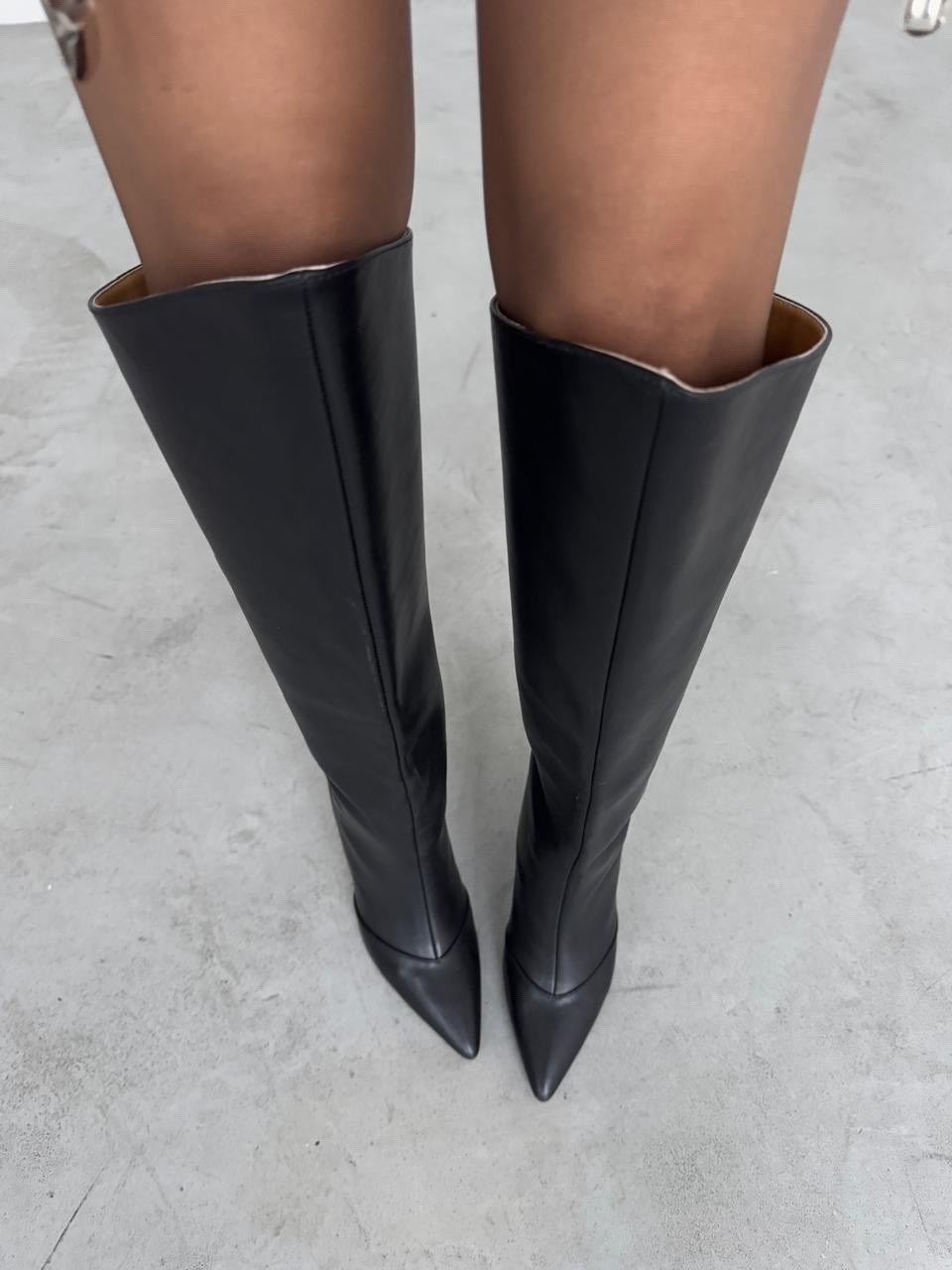 сапоги трубы на шпильке,сапоги демисезонные на каблуке magic heels,сапоги кожаные на шпильке демисезонные teetspace,кожаные сапоги,сапоги осенние на каблуке