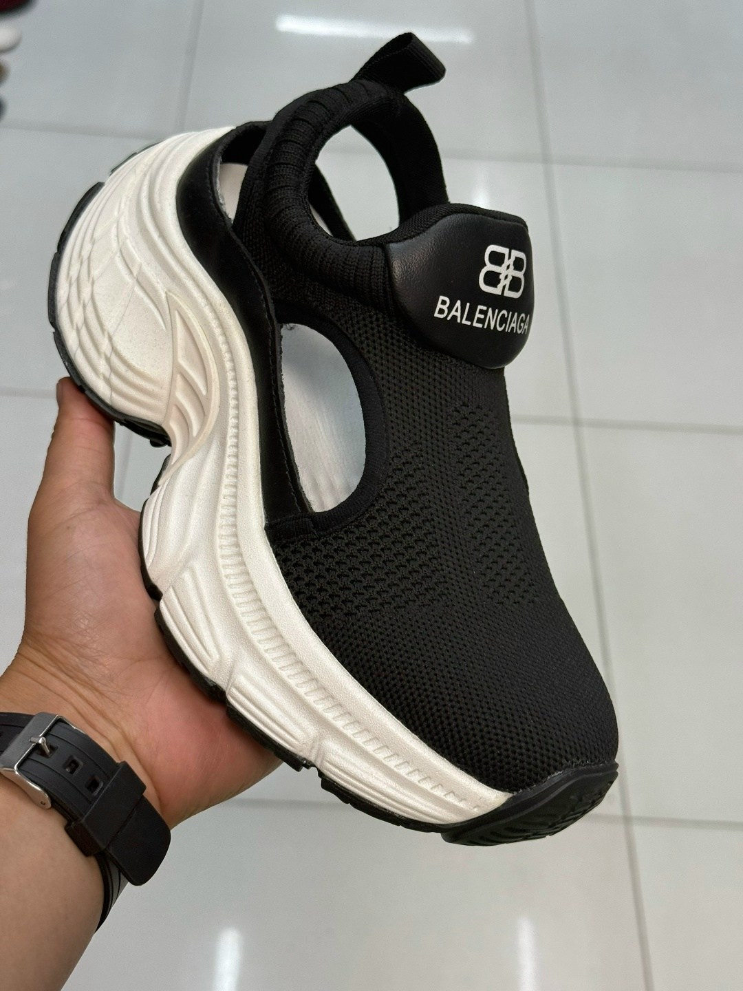 кроссовки женские balenciaga,кроссовки balenciaga,босоножки balenciaga,balenciaga кроссовки черные,босоножки баленсиага