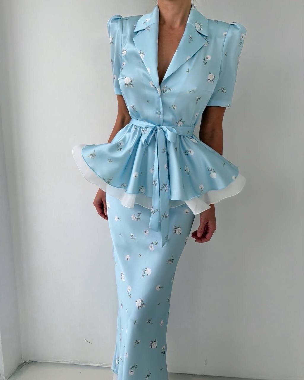 костюм голубой,женский костюм,модные образы,элегантное платье,женские костюмы с юбкой