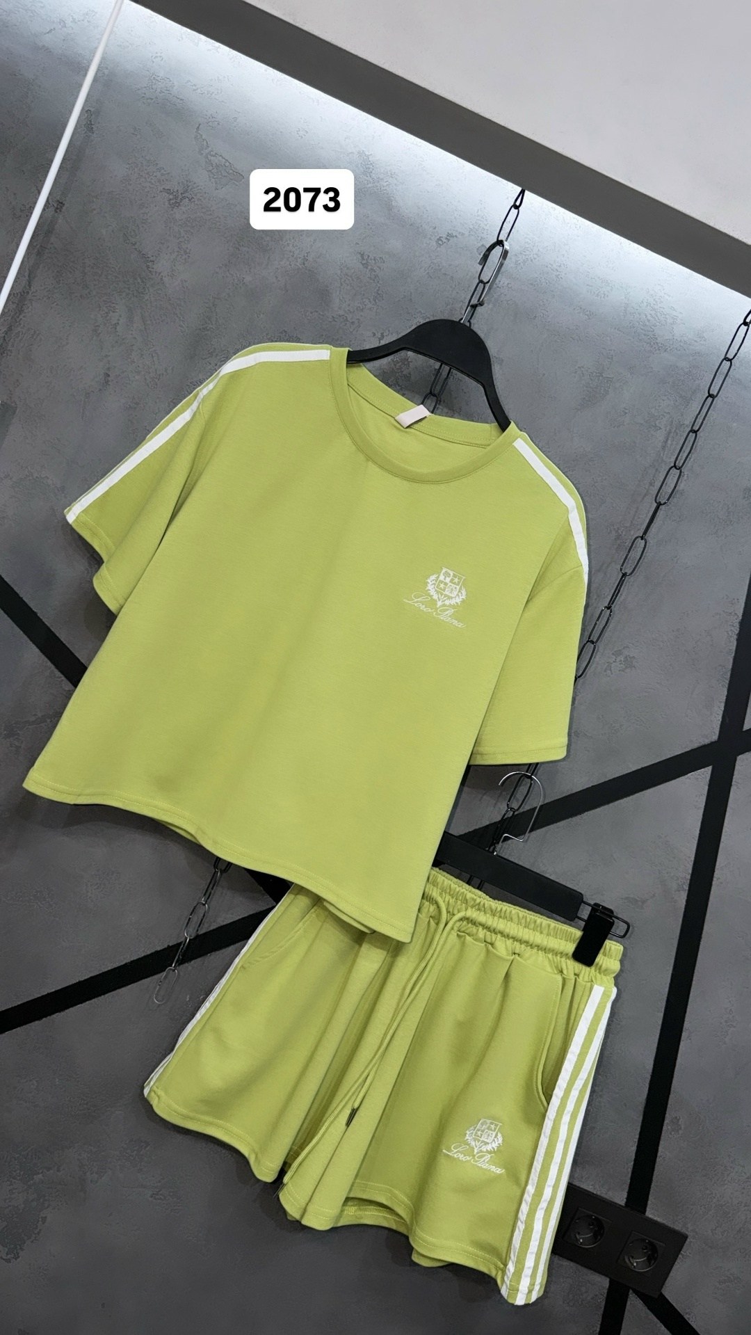 спортивный костюм футболка шорты,костюм адидас шорты футболка,adidas спортивный костюм,костюм спортивный женский шорты,костюм спортивный женский