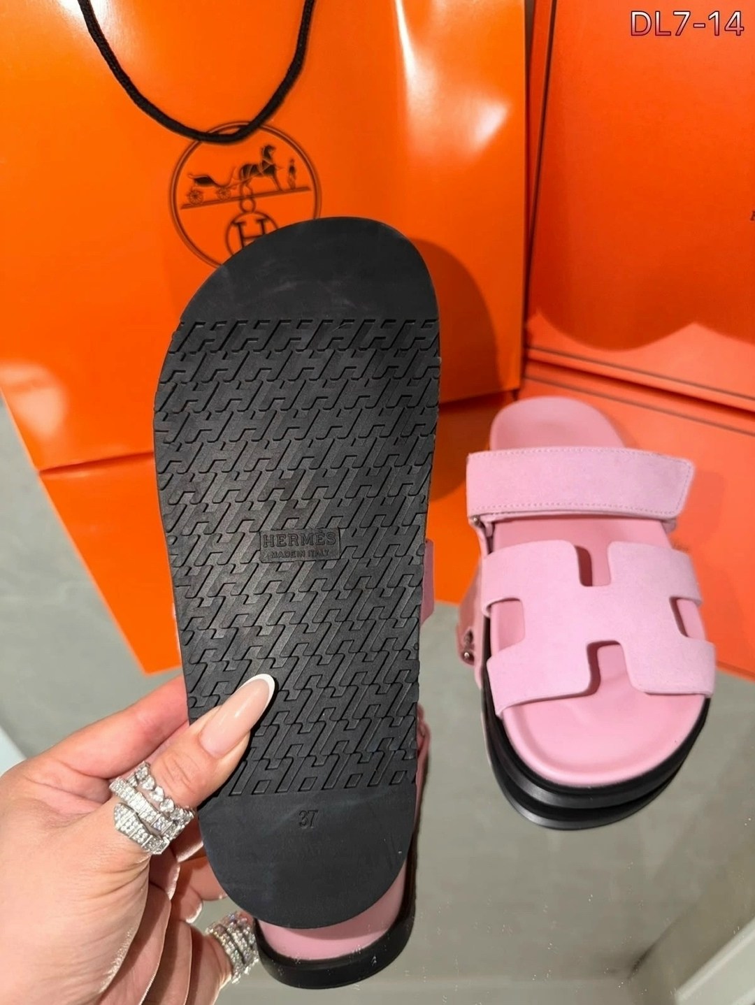 шлепанцы hermes,босоножки hermes,шлепки эрмес,тапочки hermes женские,hermes сандалии