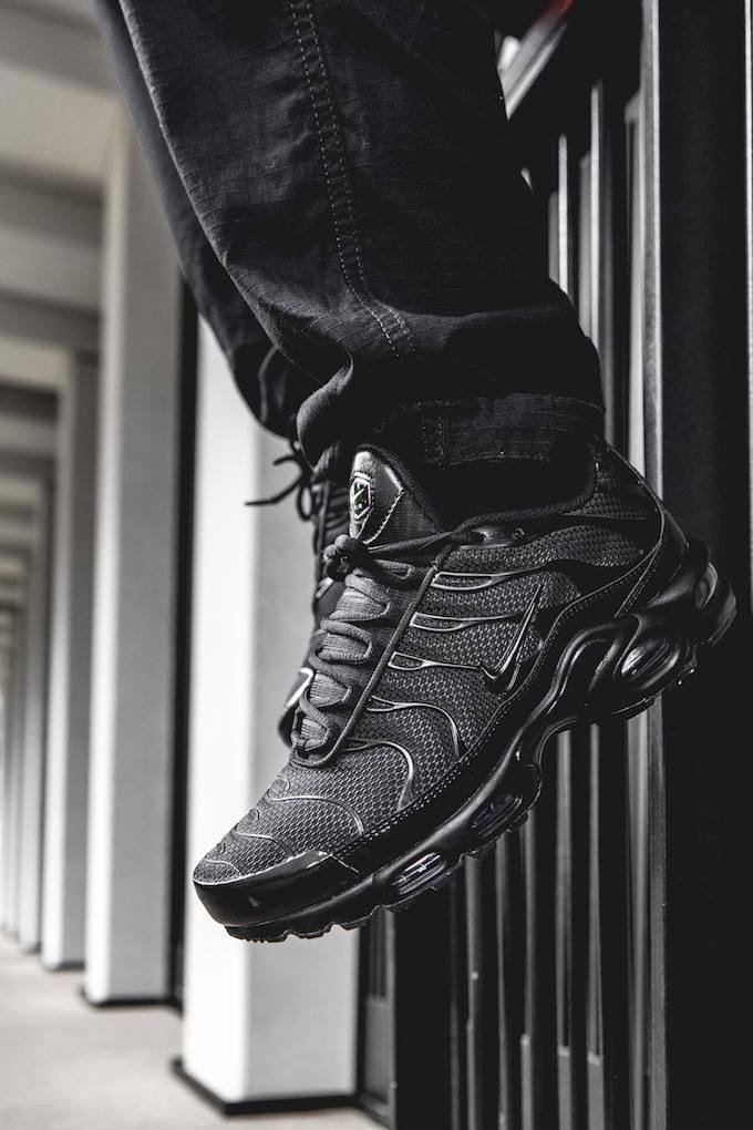 nike air max plus tn triple black,кроссовки nike air max tn plus,nike air max plus tn,nike air max tn plus black,мужские кроссовки nike air max tn plus