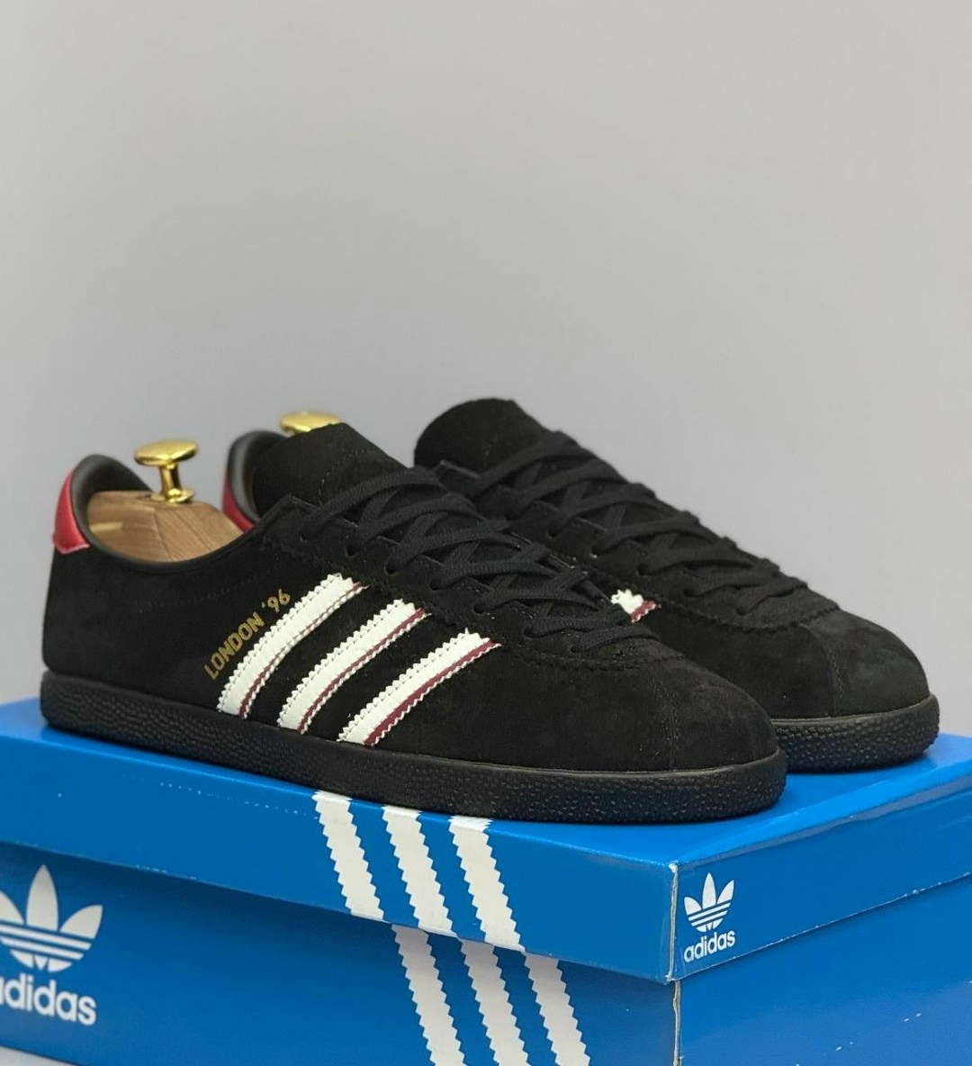 adidas originals london 96 core black sneakers,london 96 adidas,кроссовки adidas london 96 black scarlet,adidas london 96 sneaker,кроссовки adidas london 96 цвет black white