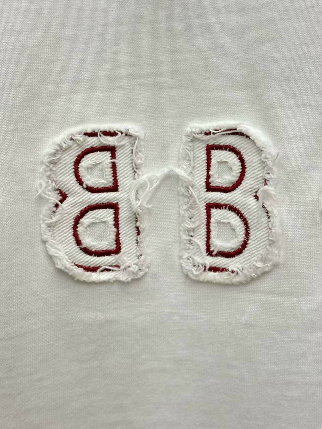 футболка баленсиага черная с белой надписью,футболка balenciaga,футболка balenciaga с коротким рукавом и цифровым принтом,футболка баленсиага