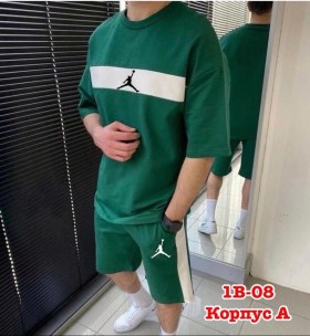 Костюм
