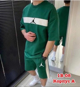 Костюм