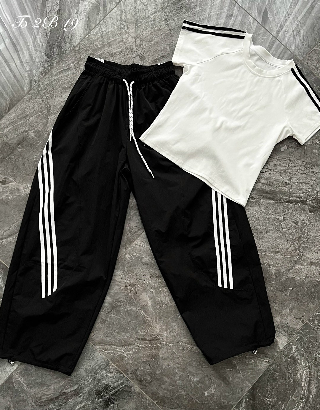 спортивные брюки женские adidas originals,спортивные костюмы,брюки адидас ориджинал женские белые,спортивные костюмы мужские,спортивный брюки